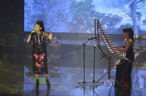 Thời trang bầu bí sành điệu hơn người của Thu Minh - 10