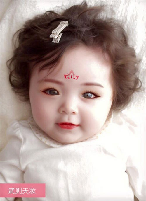 Tâm Tít có bầu vẫn thích thú quot;hóaquot; Võ Tắc Thiên - 4