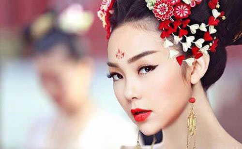 Tâm Tít có bầu vẫn thích thú quot;hóaquot; Võ Tắc Thiên - 6