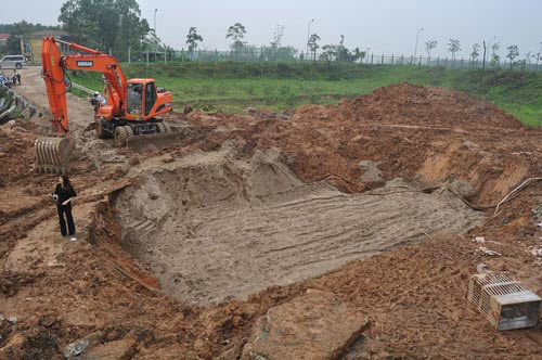 Hà Nội: Lại vỡ đường ống, 70.000 hộ dân mất nước - 1