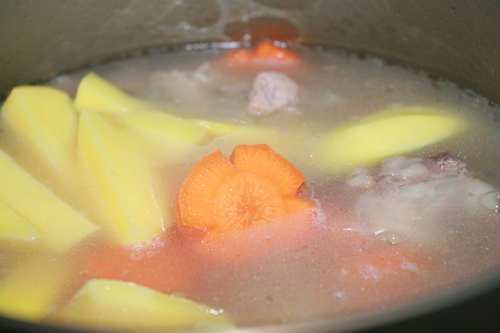 Canh khoai tây sườn nóng hổi - 13