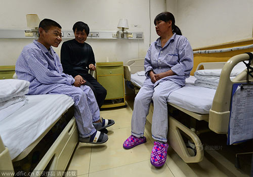 Cảm động bố mẹ mỗi người hiến một quả thận cứu hai con - 3