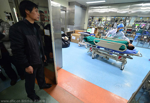 Cảm động bố mẹ mỗi người hiến một quả thận cứu hai con - 5