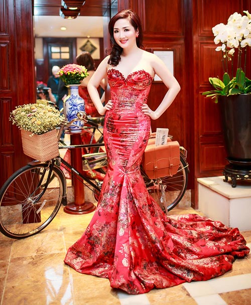 Giáng My: Hoa hậu chăm khoe vòng 1 nhất nhì showbiz - 9