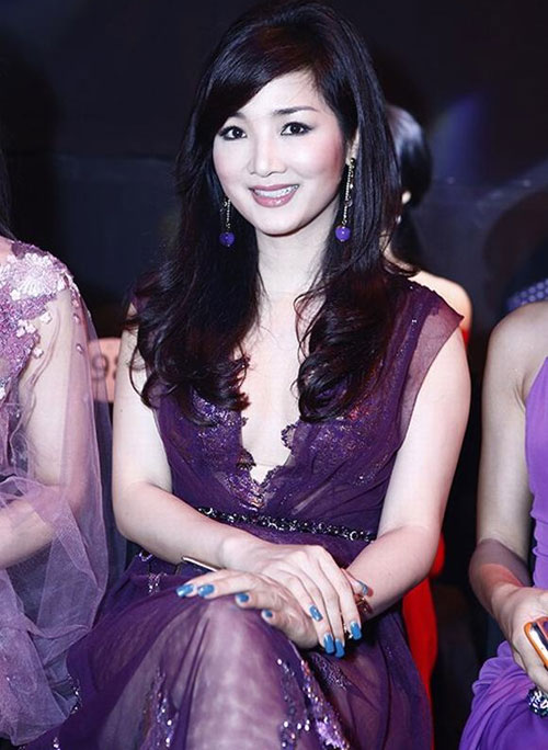 Giáng My: Hoa hậu chăm khoe vòng 1 nhất nhì showbiz - 2