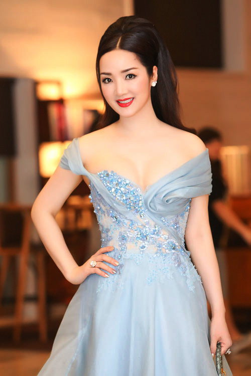Giáng My: Hoa hậu chăm khoe vòng 1 nhất nhì showbiz - 6