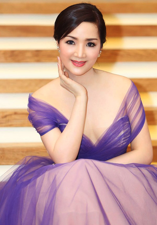 Giáng My: Hoa hậu chăm khoe vòng 1 nhất nhì showbiz - 7