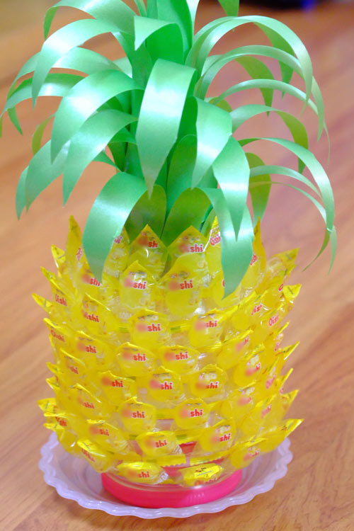 Cách làm quả dứa từ kẹo để ban thờ ngày Tết - 8