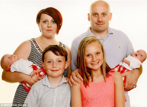 Cặp song thai chung bọc ối sống sót kỳ diệu - 10