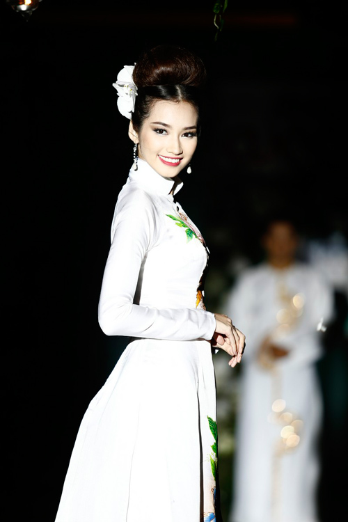 So nhan sắc hai quot;cô dâu tháng 2quot; của showbiz - 7