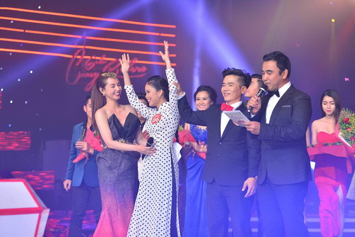 Quán quân quot;Solo cùng Boleroquot; chỉ học hết lớp 8 - 17