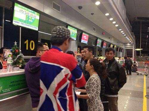 Hành khách nằm dài tại sân bay vì Jetstar hủy chuyến - 3