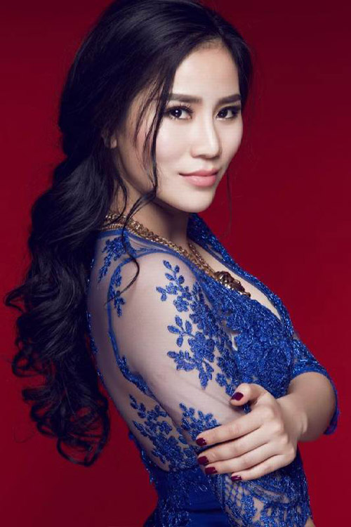 Chọn kiểu tóc dự tiệc quyến rũ như Á hậu Trúc Phương - 6