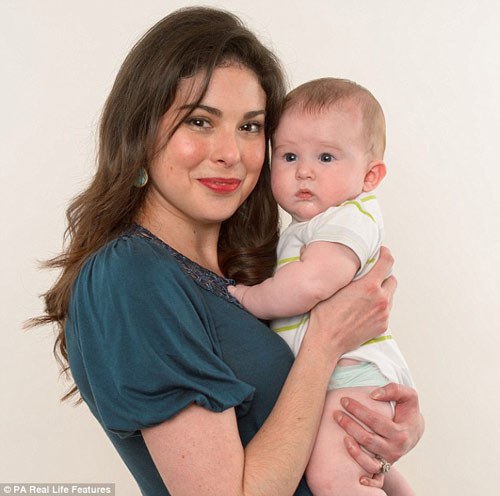 Chuyện lạ: Chị mang thai hộ em dâu - 4