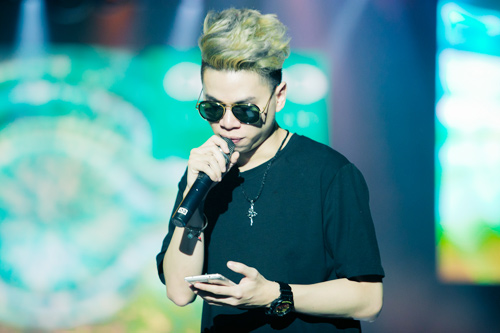Hoà Minzy tươi rói xuất hiện sau ồn ào Công Phượng - 12