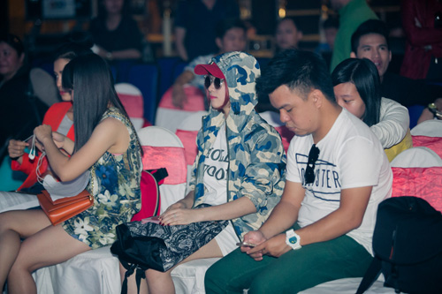 Hoà Minzy tươi rói xuất hiện sau ồn ào Công Phượng - 3