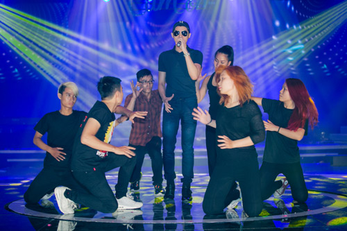 Hoà Minzy tươi rói xuất hiện sau ồn ào Công Phượng - 13