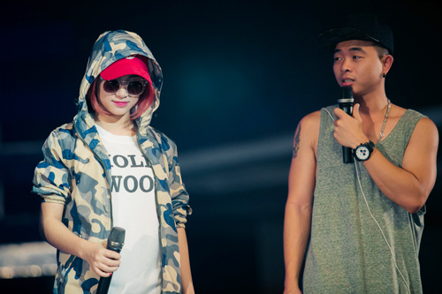 Hoà Minzy tươi rói xuất hiện sau ồn ào Công Phượng - 10