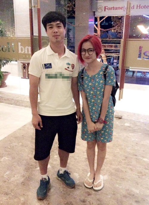 Hoà Minzy tươi rói xuất hiện sau ồn ào Công Phượng - 1