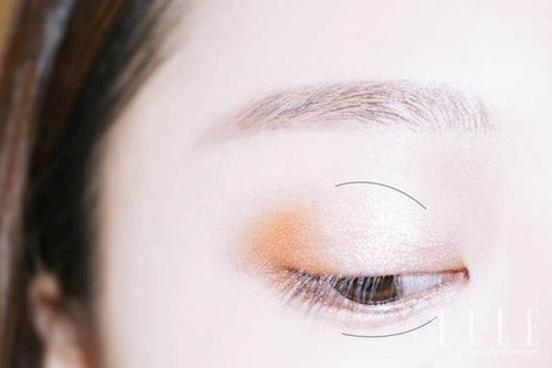 2 phút trang điểm mắt màu cam trẻ như mỹ nhân Hàn - 5
