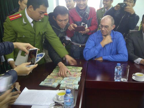 Metro Thăng Long bị nhân viên lấy trộm gần 4 tỷ đồng - 1