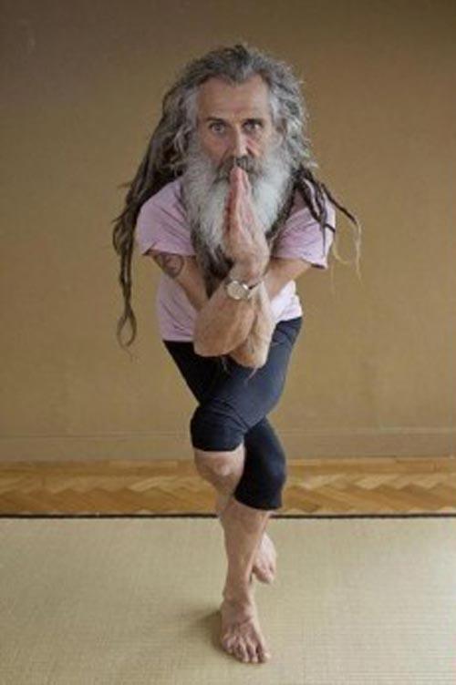 Người đàn ông dạy yoga nổi tiếng nhất nước Anh - 1