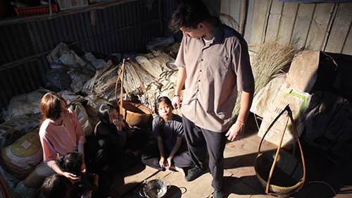 Mai Phương Thúy quyến rũ đầy mê đắm - 15