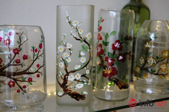 Ngỡ ngàng ngắm vẻ đẹp những món đồ trang trí Tết bằng ve chai - 3