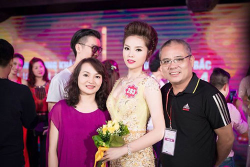 Á hậu, HHVN 2014 lại gây ồn ào chuyện yêu, quát bố mẹ - 2