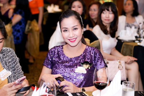 Giang Hồng Ngọc khoe chân thon thẳng tắp - 8