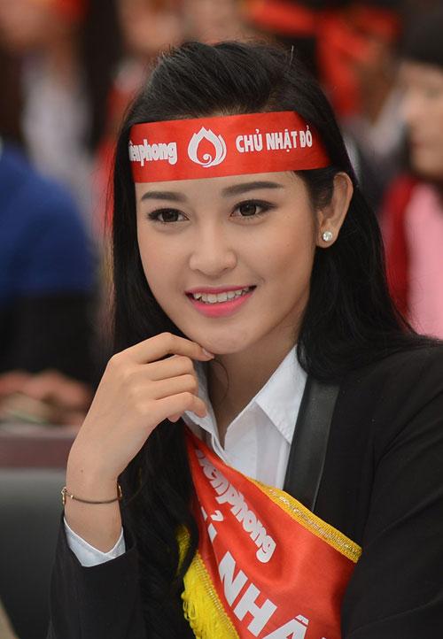 Tuần qua: Ngân Khánh da căng bóng, Lan Khuê khoe đường cong - 7