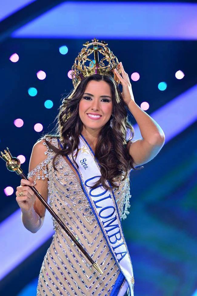 Cô từng giành danh hiệu Hoa hậu Colombia 2013.
