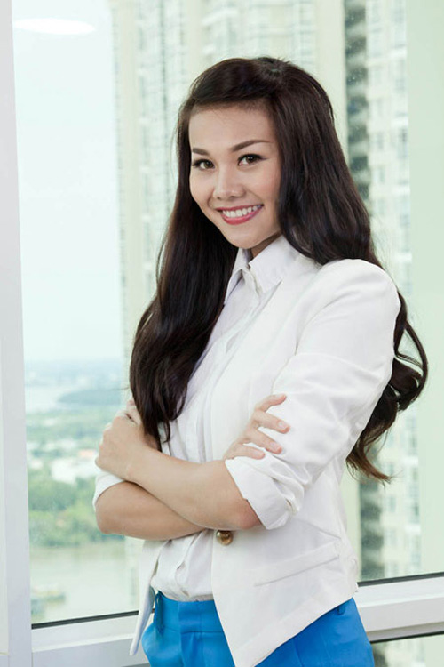 Top 7 sao Việt sở hữu tóc mái đánh phồng đẹp nhất - 9