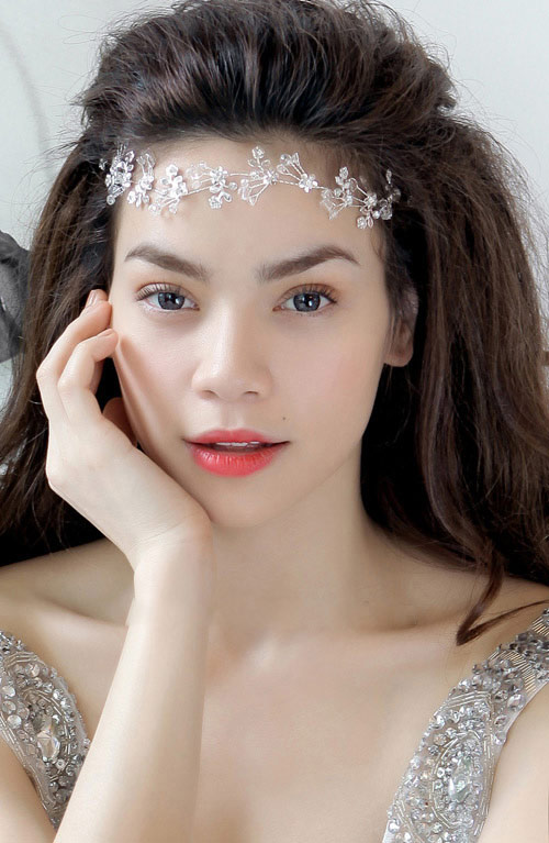Top 7 sao Việt sở hữu tóc mái đánh phồng đẹp nhất - 1