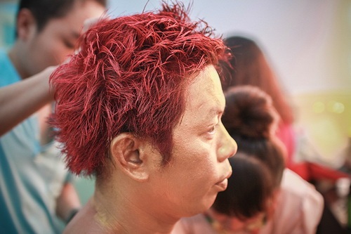 Cận cảnh quot;hô biếnquot; Thái Hòa, Hari Won thành Thánh Su, Thánh Nữ - 5