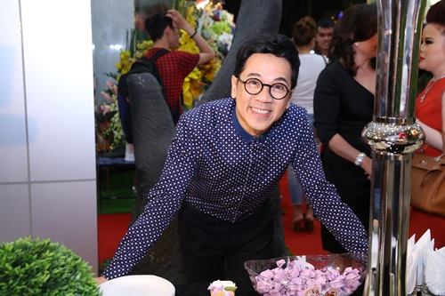 Linh Nga vai trần gợi cảm đi dự event - 4