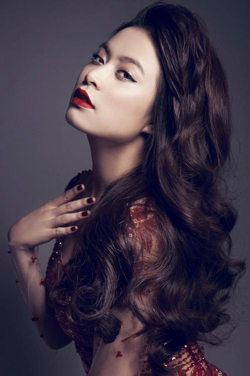 Top 5 sao Việt gợi cảm nhất với son đậm - 10