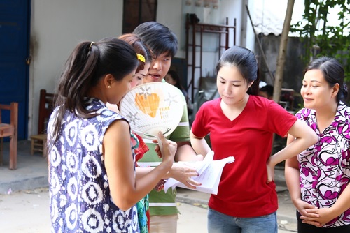 Hương Tràm giản dị và mộc mạc đi đóng phim - 13