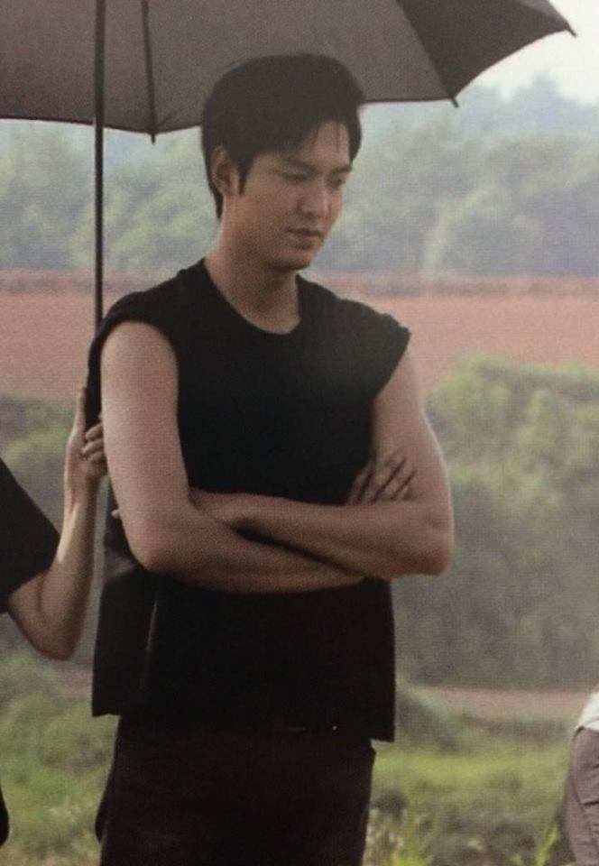 Lee Min Ho đẹp trai bảnh bao đi quảng bá phim - 4