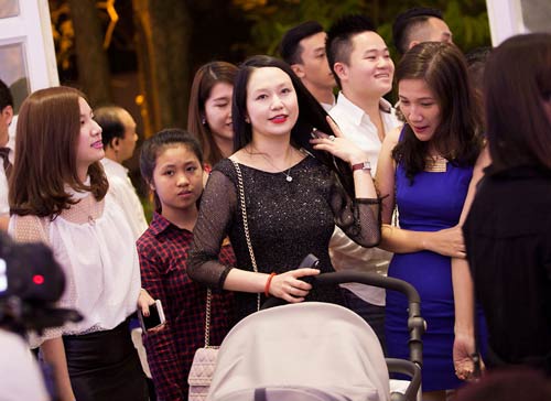 Ngỡ ngàng trước vóc dáng thon gọn của vợ Tuấn Hưng - 2