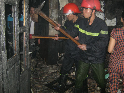 Nghệ An: Chủ nhà đi vắng, quot;bà hỏaquot; thiêu rụi nhà 2 tầng - 7