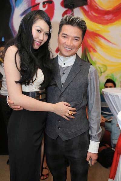Hai con Jennifer Phạm thân thiết ôm nhau ngủ - 13