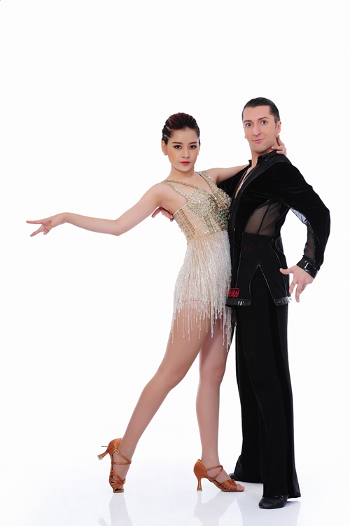 Angela Phương Trinh đọ vẻ gợi cảm với Chi Pu - 4