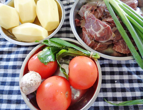 Bò hầm cà chua cho bữa cơm thêm ấm - 2