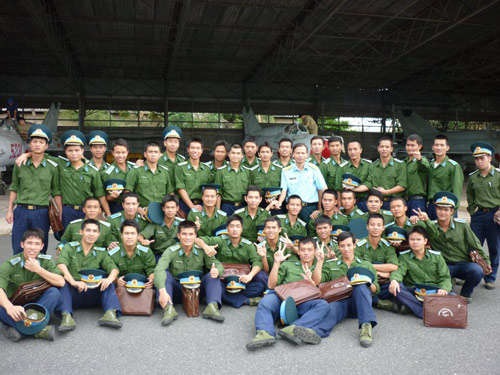 Những hình ảnh đẹp của trung úy quân đội trước khi hy sinh - 5