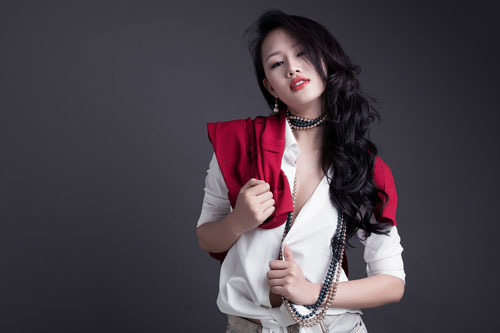 Lâm Thuỳ Anh bất ngờ hóa cô nàng nổi loạn - 6