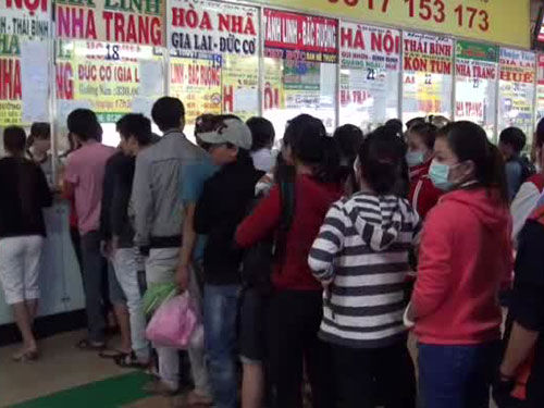 Doanh nghiệp tăng giá vé xe bất chấp xăng dầu giảm 40% - 1