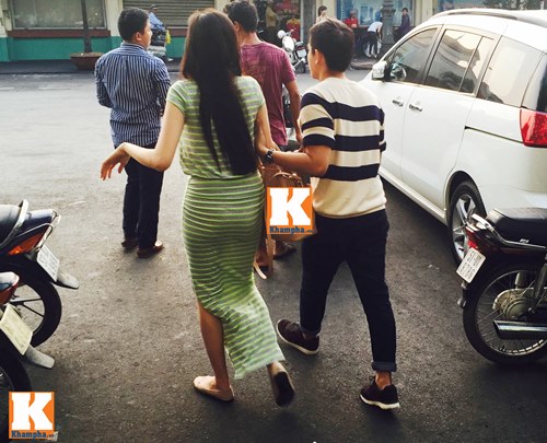 Hot: HH Diễm Hương dáng chuẩn trên phố 2 tuần sau khi sinh - 13