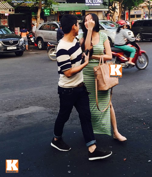 Hot: HH Diễm Hương dáng chuẩn trên phố 2 tuần sau khi sinh - 4