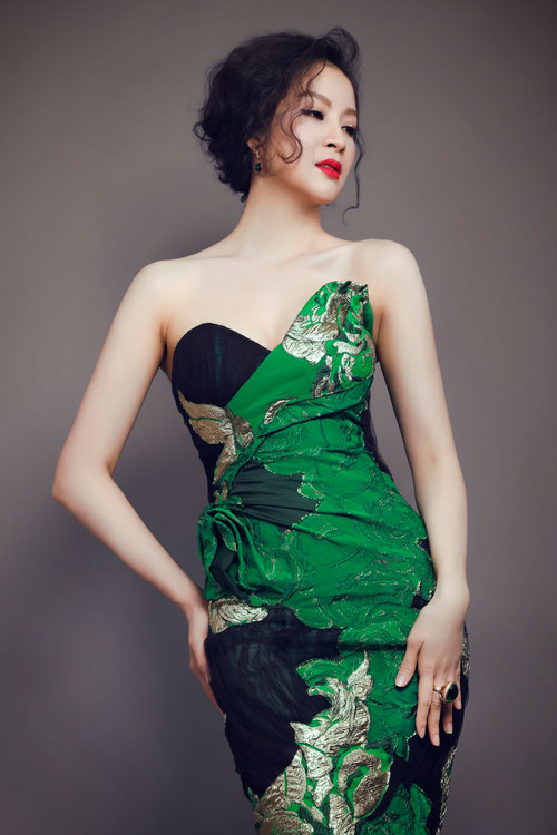 MC Thanh Mai eo thon, ngực đầy quot;khó cưỡngquot; tuổi 40 - 6